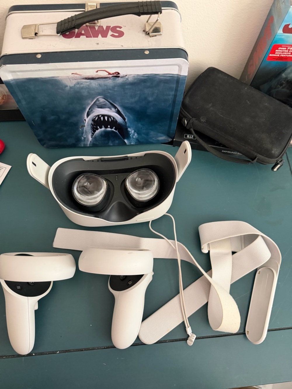 Oculus Quest 2 Virtual Reality Headset and Controllers